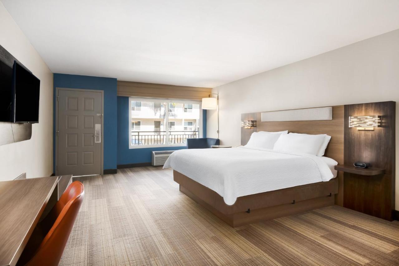 Holiday Inn Express Simi Valley By Ihg Eksteriør billede