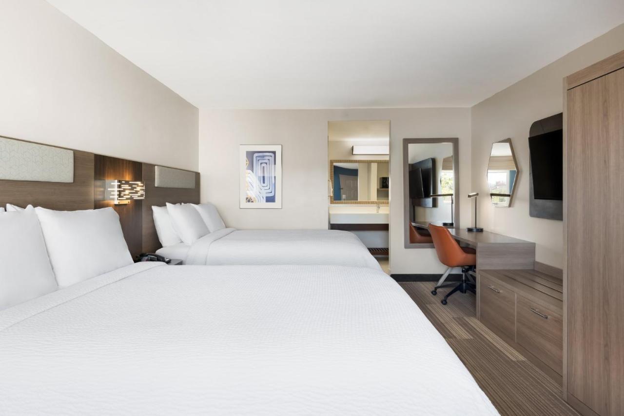 Holiday Inn Express Simi Valley By Ihg Eksteriør billede