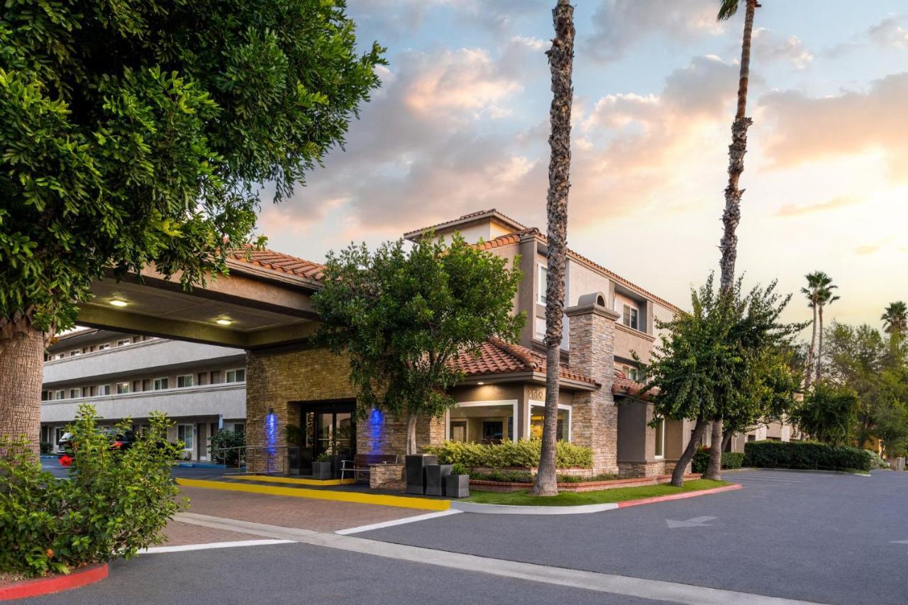 Holiday Inn Express Simi Valley By Ihg Eksteriør billede