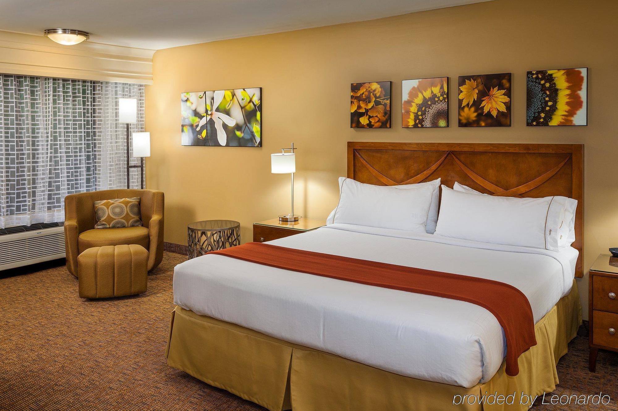 Holiday Inn Express Simi Valley By Ihg Eksteriør billede