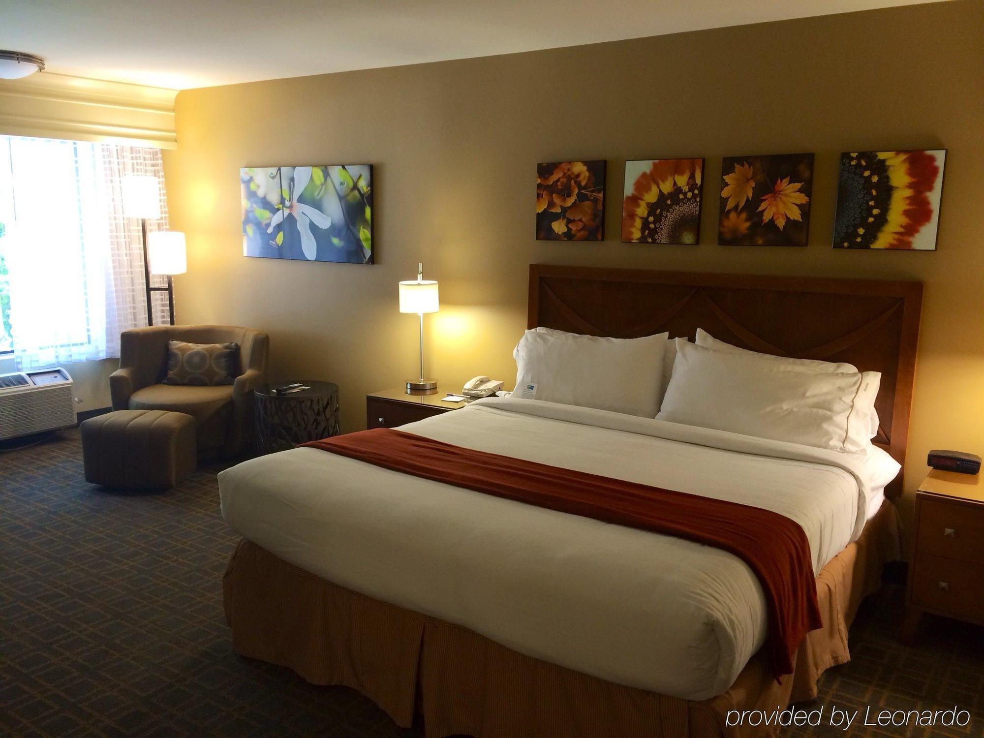 Holiday Inn Express Simi Valley By Ihg Eksteriør billede