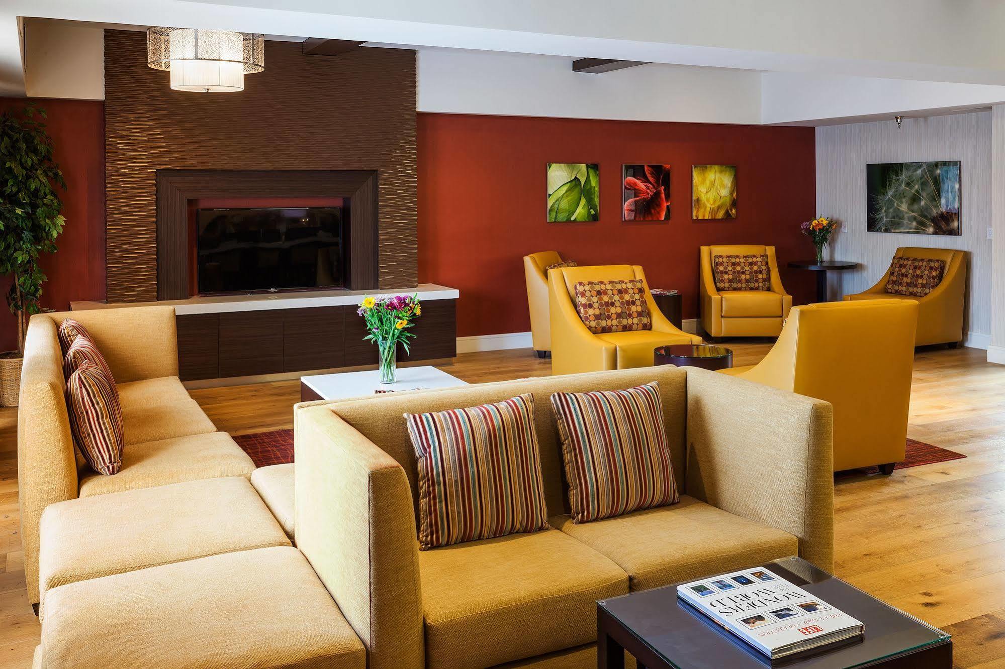 Holiday Inn Express Simi Valley By Ihg Eksteriør billede