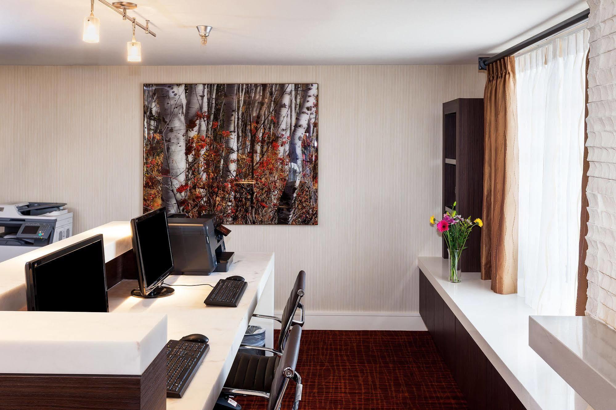 Holiday Inn Express Simi Valley By Ihg Eksteriør billede