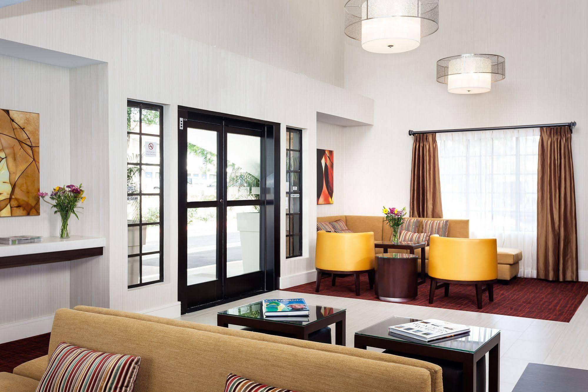 Holiday Inn Express Simi Valley By Ihg Eksteriør billede