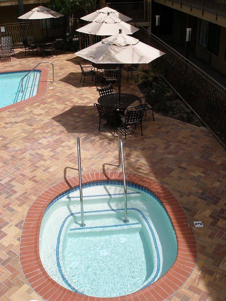 Holiday Inn Express Simi Valley By Ihg Eksteriør billede
